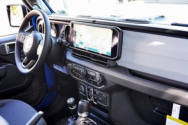 New 2025 Hydro Blue Pearl-Coat Exterior Paint Jeep Sport S image 14