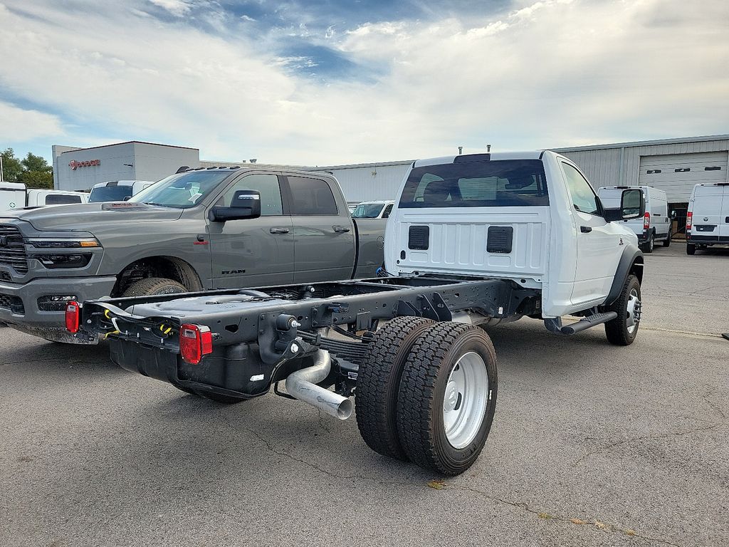 2025 Ram 5500 photo 4