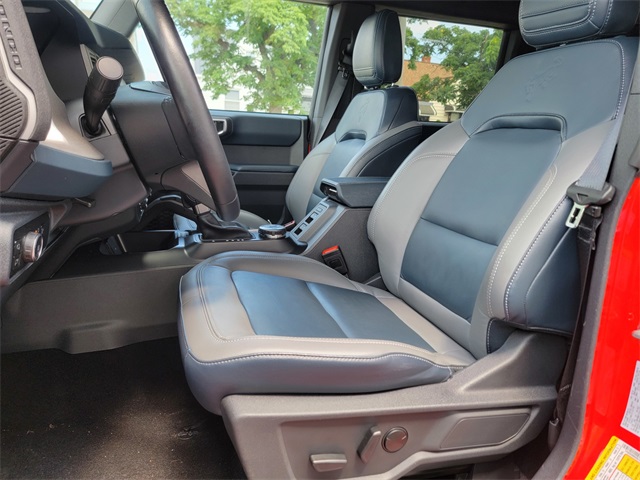 2024 Ford Bronco Outer Banks photo 12
