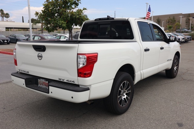 2022 Nissan Titan SV photo 3