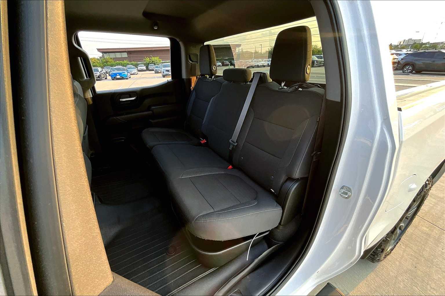 2020 Chevrolet Silverado 1500 LT photo 18