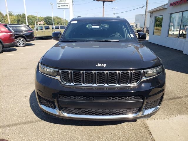 2025 Jeep Grand Cherokee Laredo photo 3