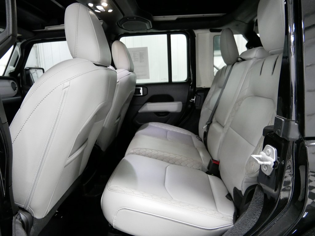 2022 Jeep Wrangler Unlimited Sahara High Altitude 4xe photo 10