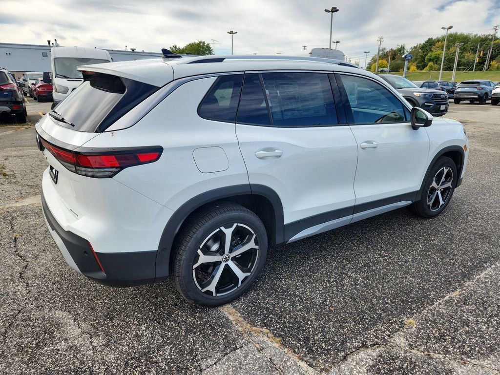 2025 Volkswagen Tiguan SE photo 3