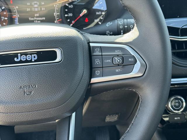 2025 Jeep Compass Latitude photo 11