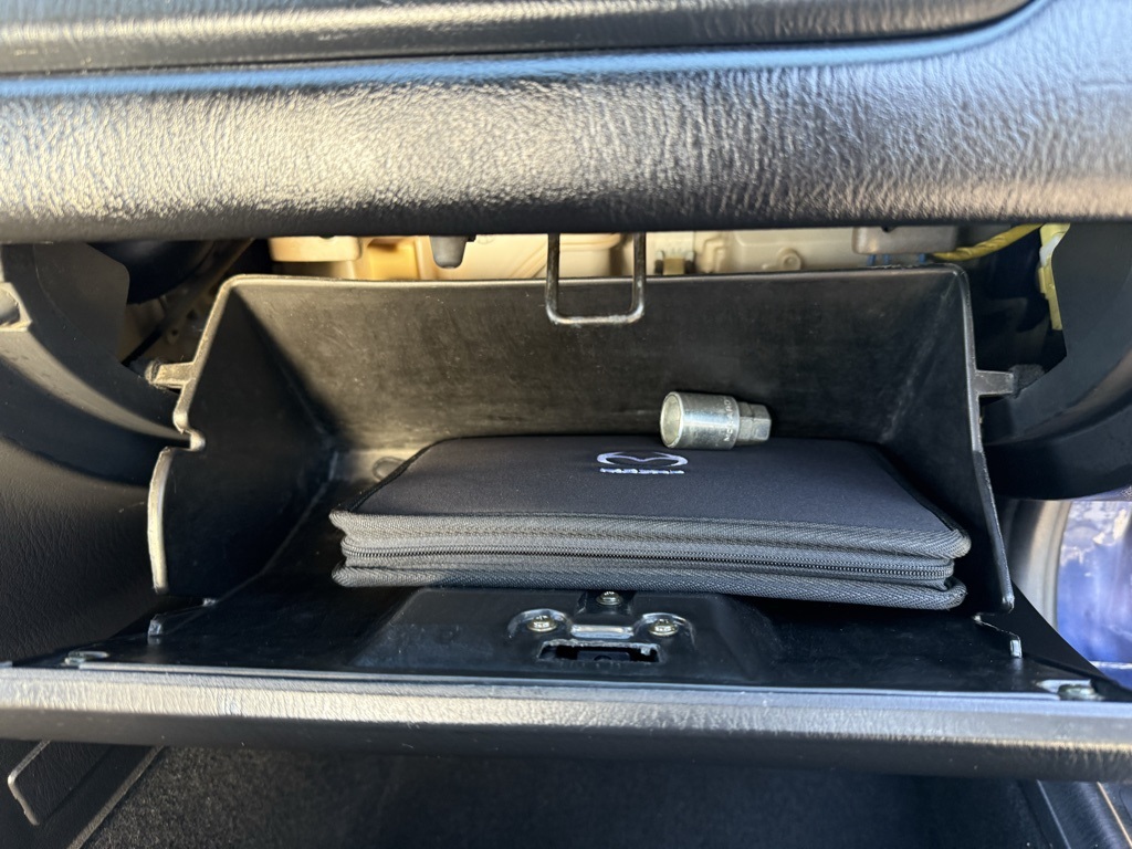 2002 Mazda MX-5 Miata Miata Base photo 3