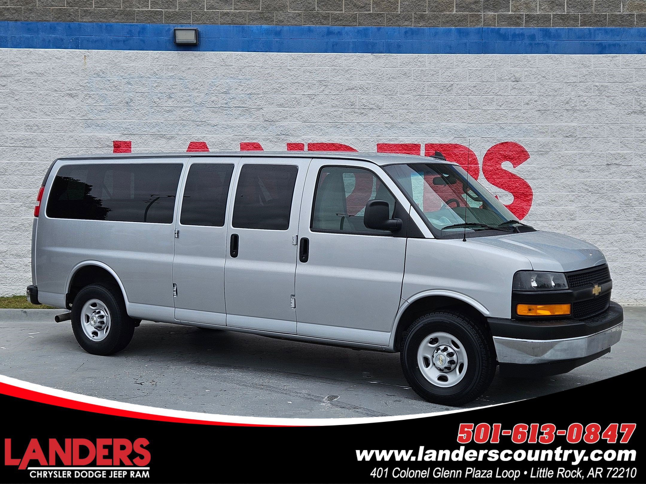 2023 Chevrolet Express LS's photo