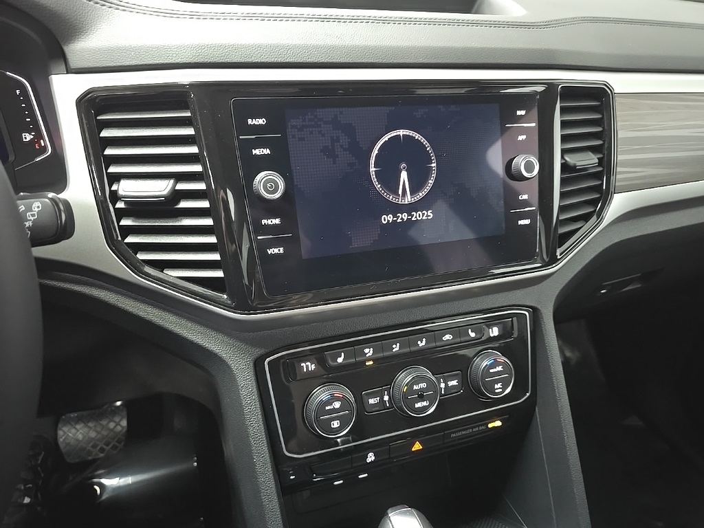 2022 Volkswagen Atlas SEL photo 24