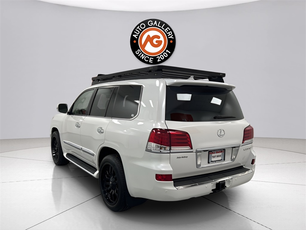 2015 Lexus LX 570 photo 3