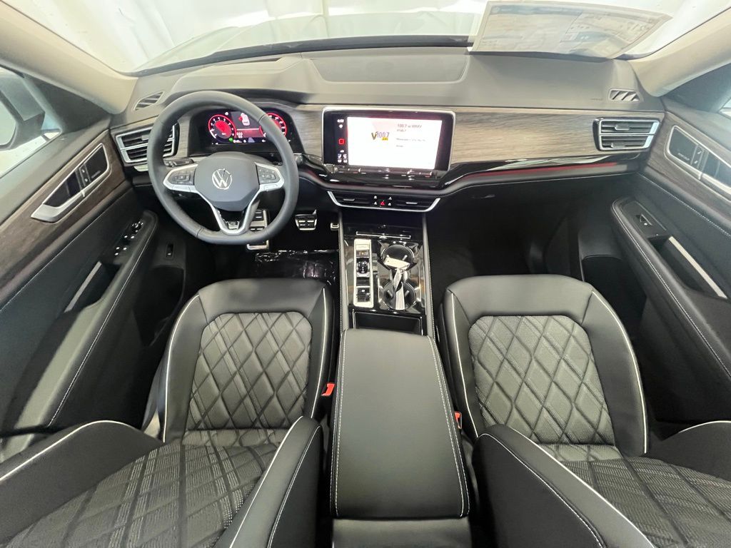 2025 Volkswagen Atlas SEL Premium R-Line photo 12