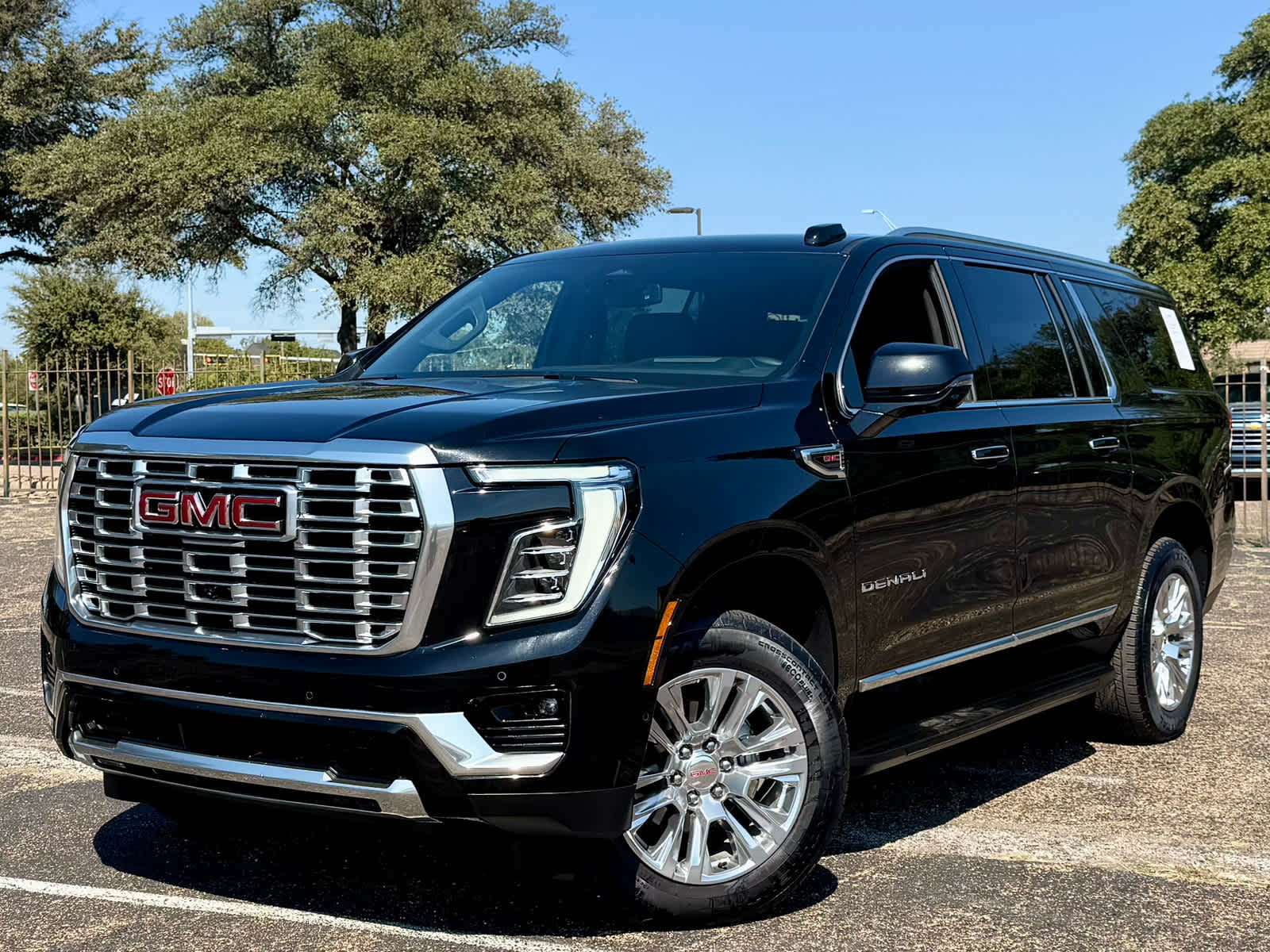 2025 GMC Yukon XL Denali's photo