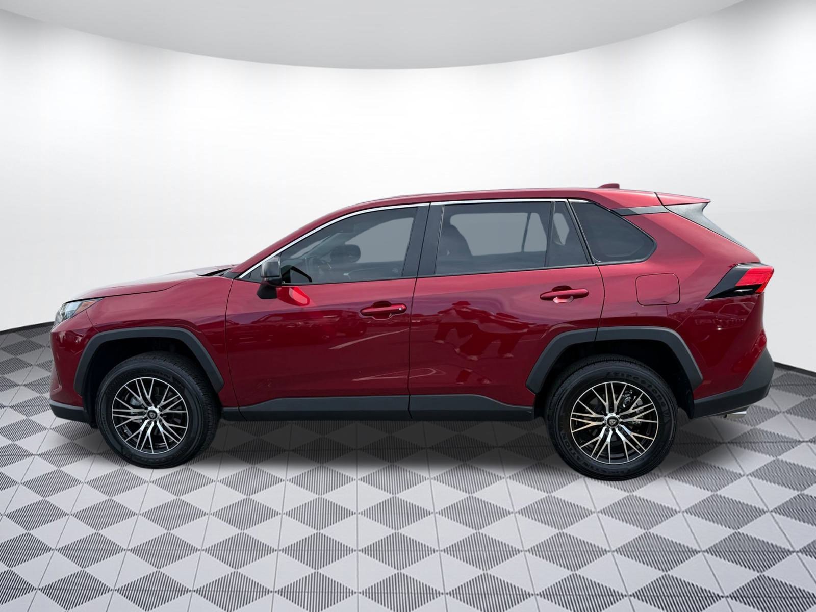 2025 Toyota RAV4 LE photo 2