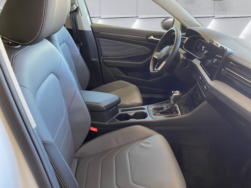 2025 Volkswagen Jetta 1.5T SEL photo 12