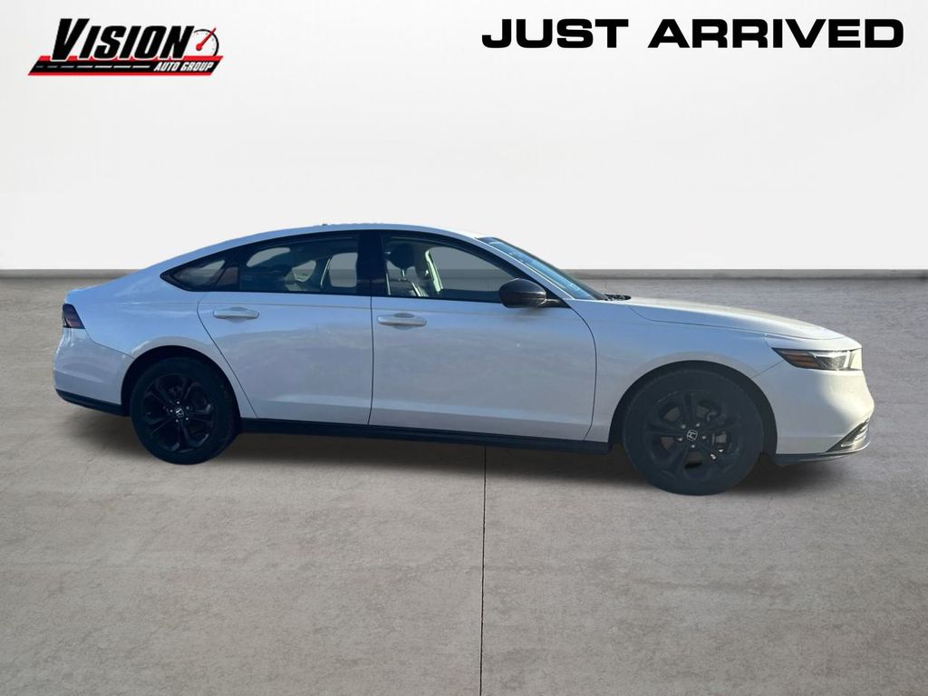 2025 Honda Accord SE photo 4