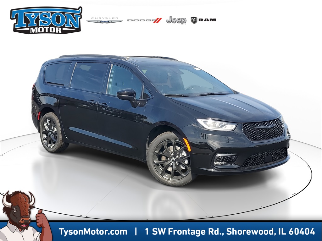 2026 Chrysler Pacifica Select's photo