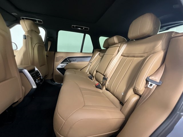 2025 Land Rover Range Rover SE photo 7