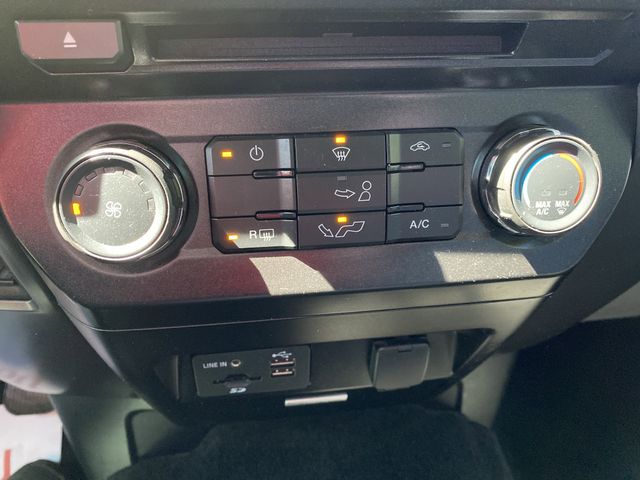 2015 Ford F-150 XLT photo 19