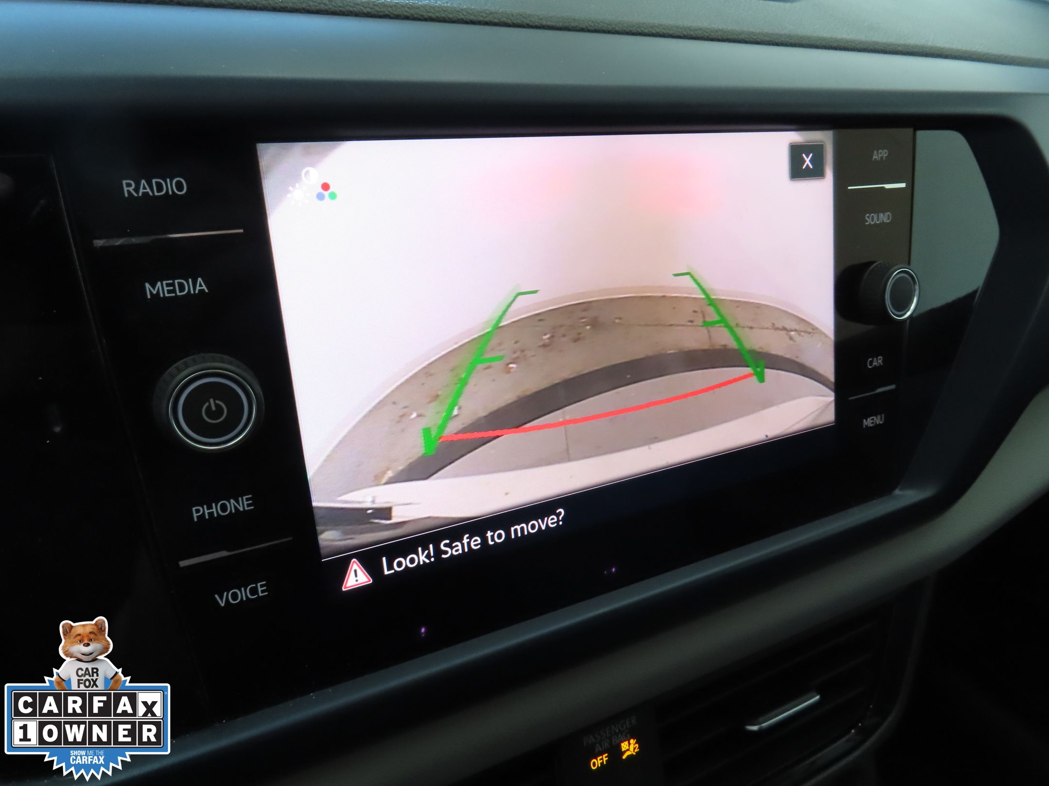 2022 Volkswagen Taos SE photo 16