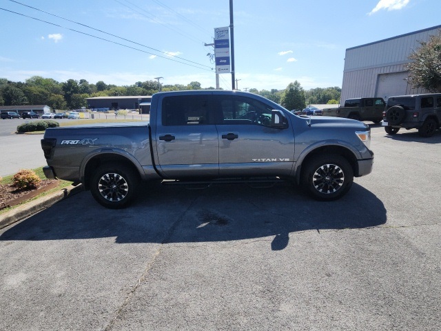 2019 Nissan Titan PRO-4X photo 3