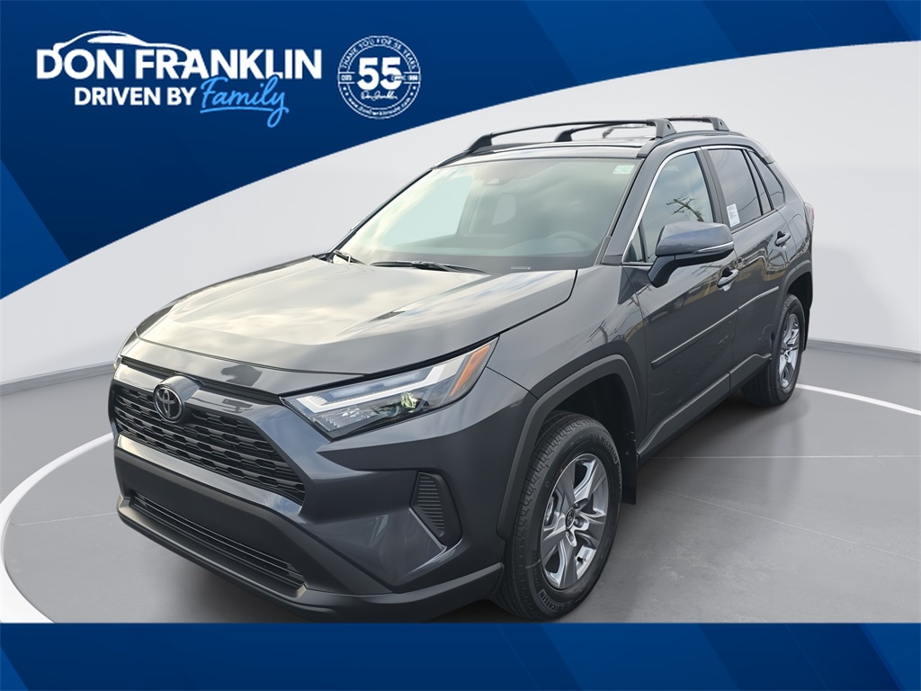 2025 Toyota RAV4 XLE's photo