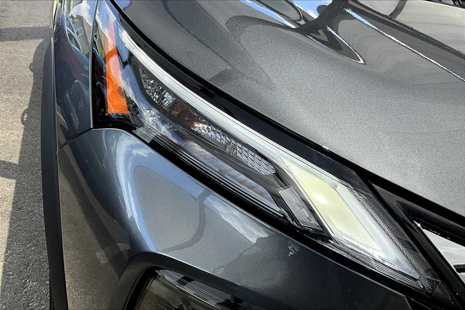 2025 Nissan Rogue SV photo 18