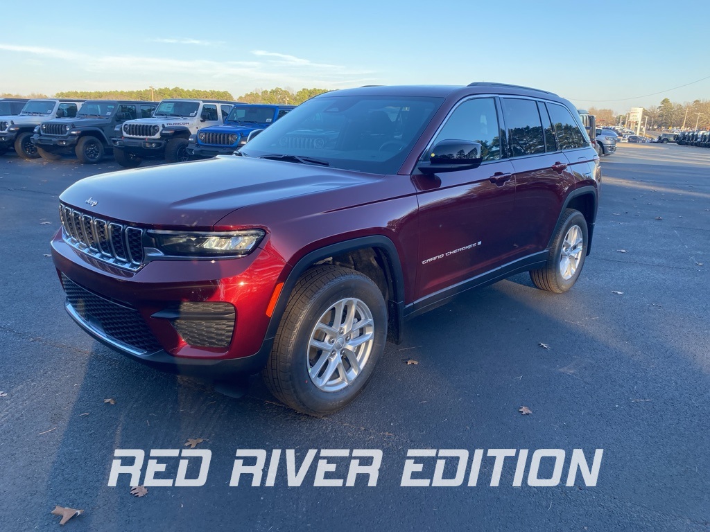 2025 Jeep Grand Cherokee Laredo's photo