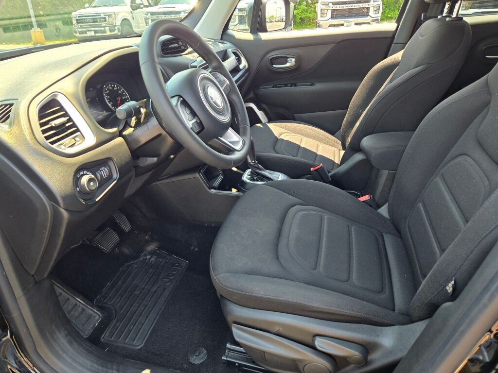 2021 Jeep Renegade Latitude photo 15