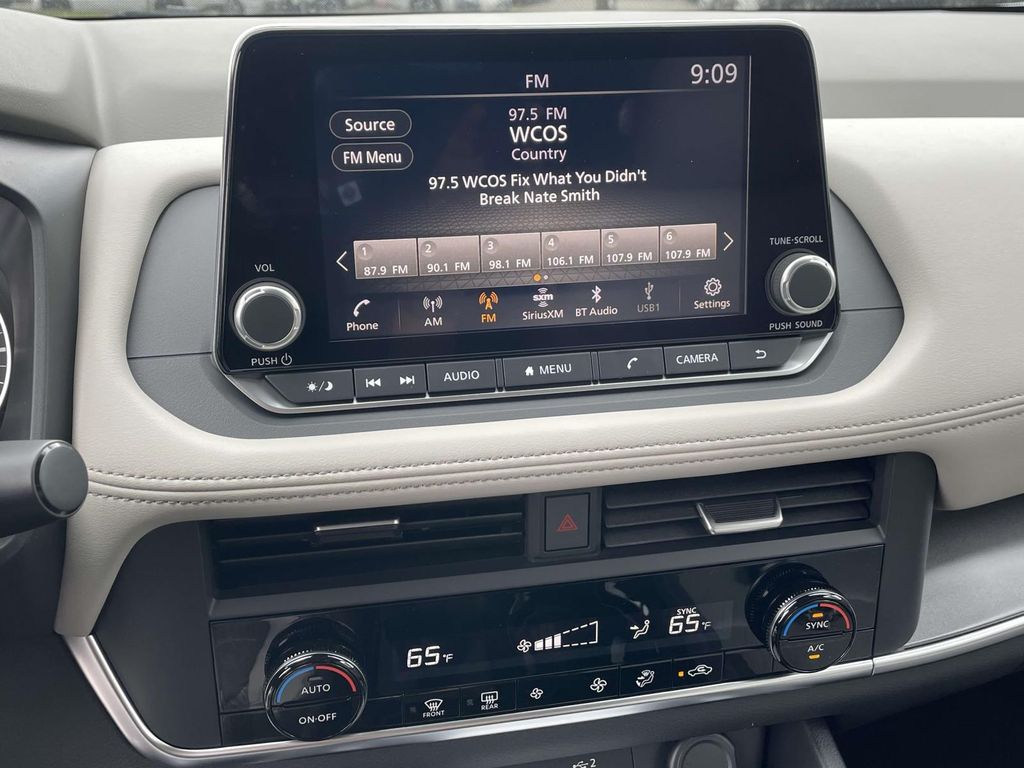 2025 Nissan Rogue SV photo 19