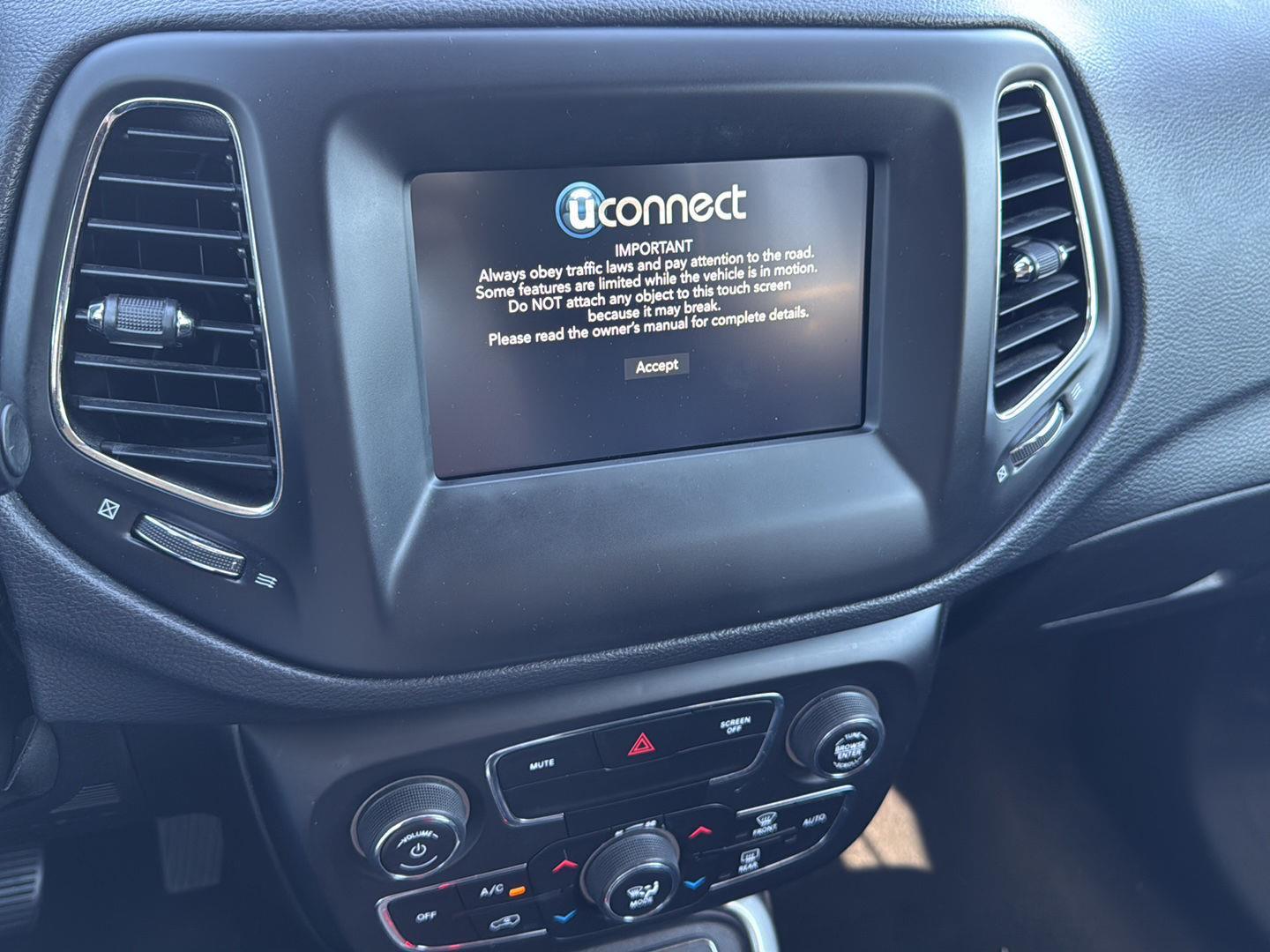 2018 Jeep Compass Latitude photo 5