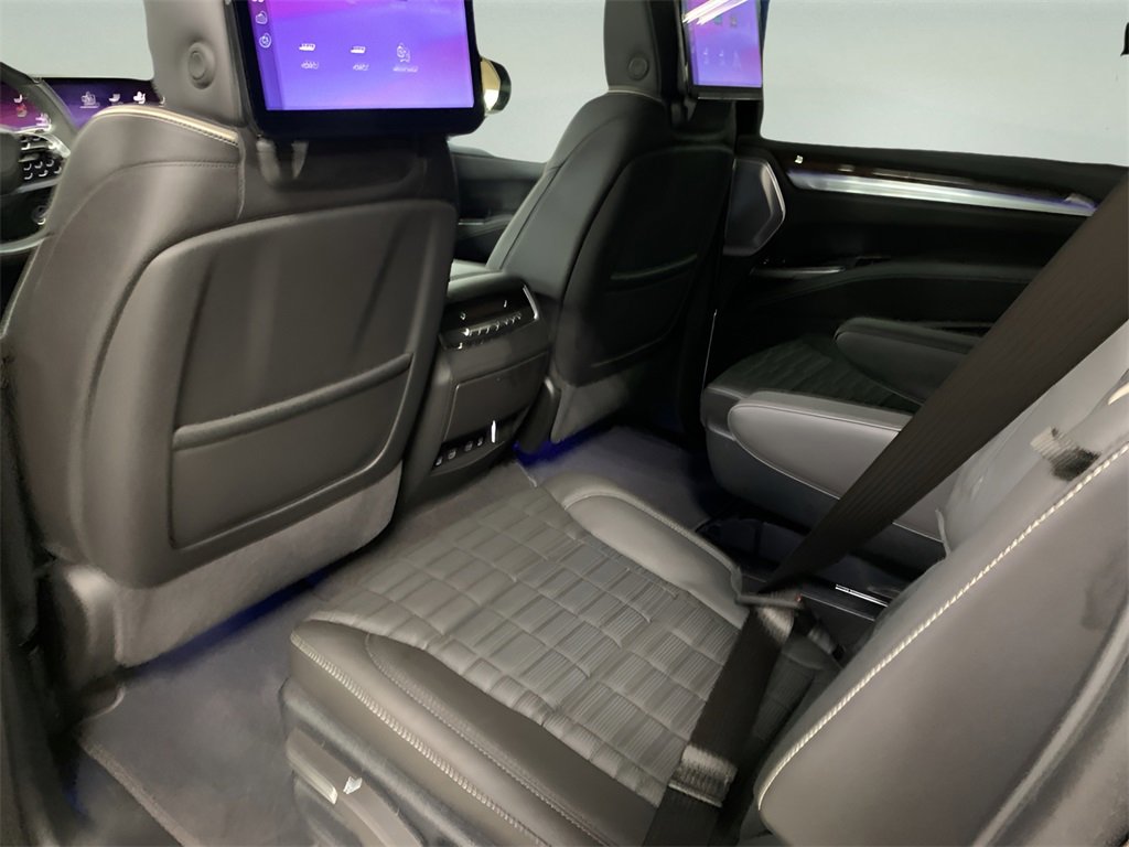 2025 Cadillac Escalade ESV Sport Platinum photo 24