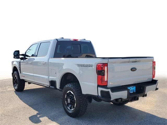 2026 Ford F-250 Lariat photo 3