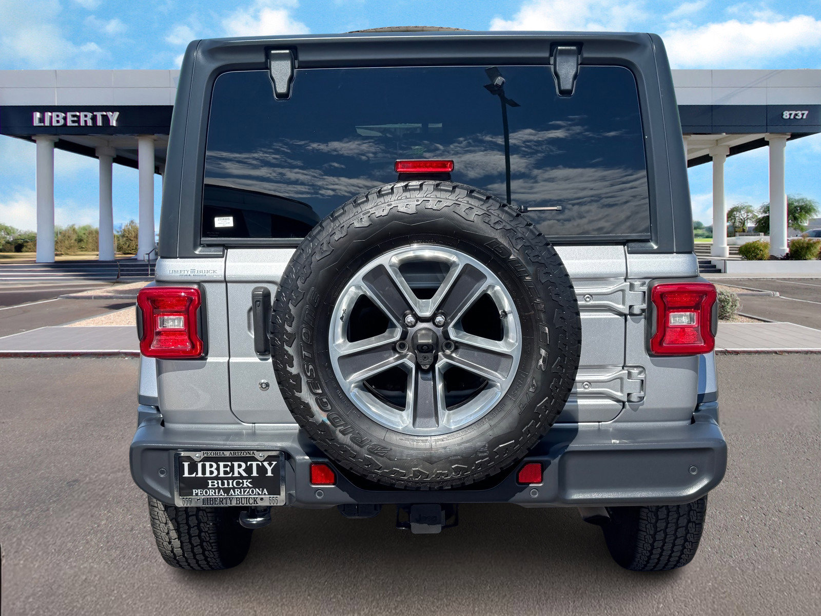 2019 Jeep Wrangler Unlimited Sahara photo 4