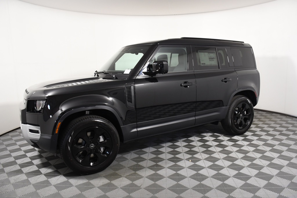 2025 Land Rover Defender 110 S photo 2