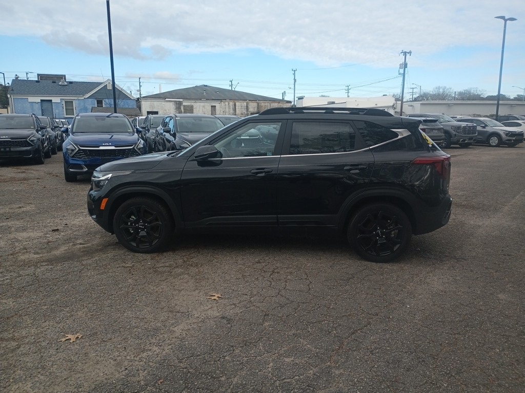 2024 Kia Seltos X-Line photo 2
