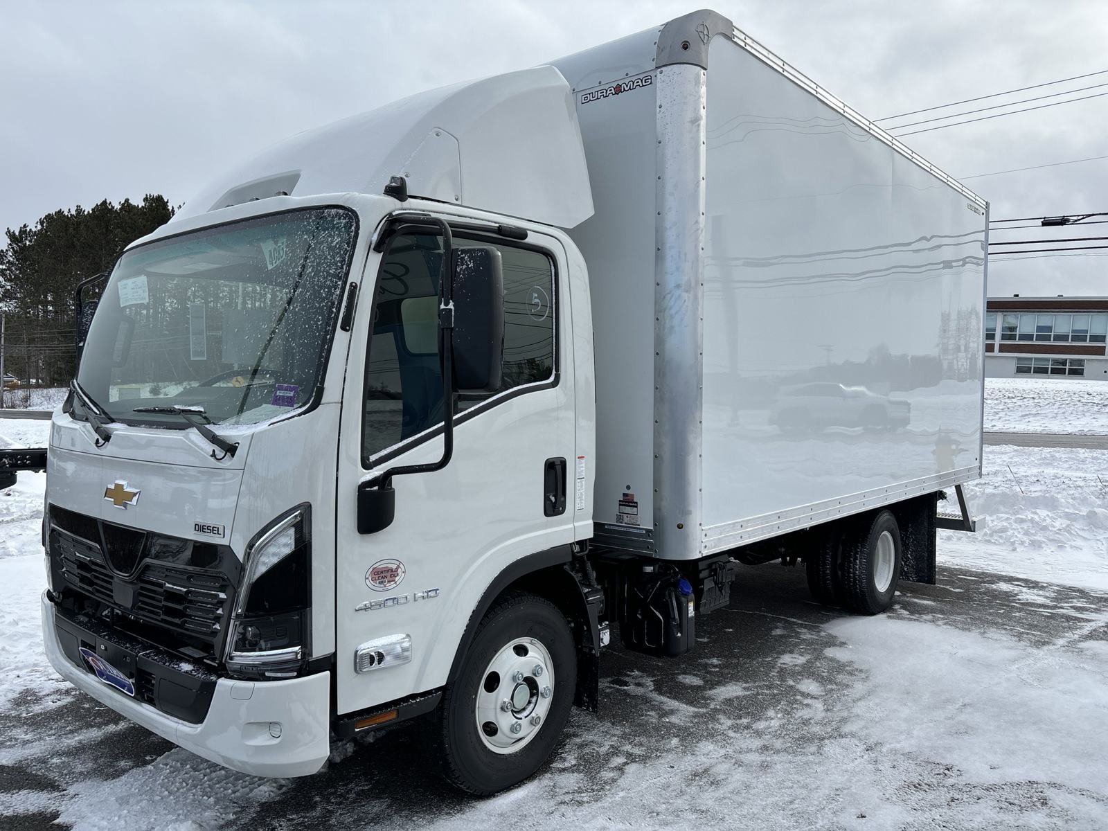 2025 Chevrolet Silverado 4500HD photo 2
