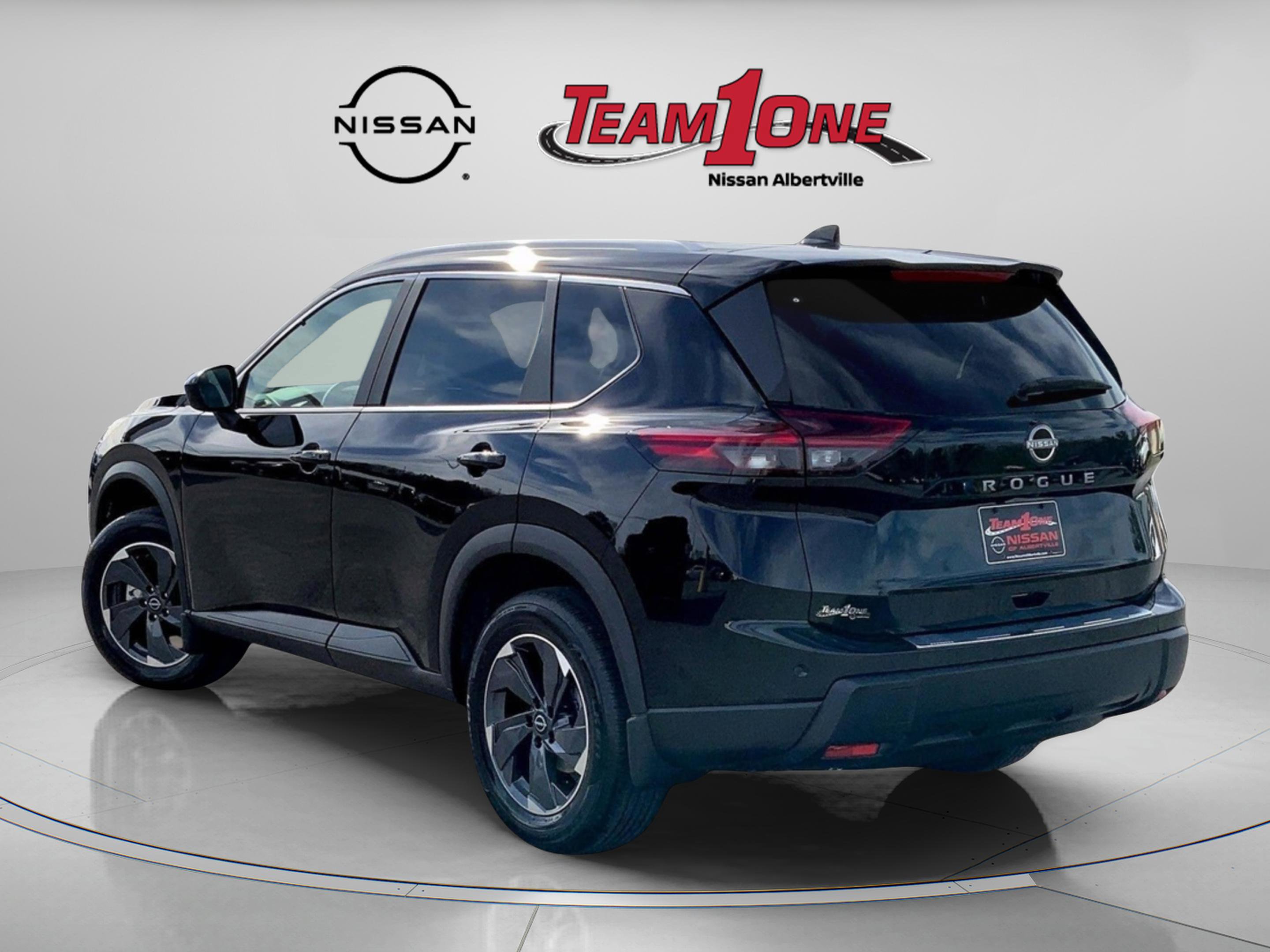 2025 Nissan Rogue SV photo 3