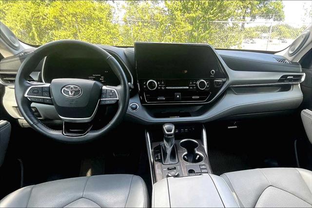 2023 Toyota Highlander Limited photo 15