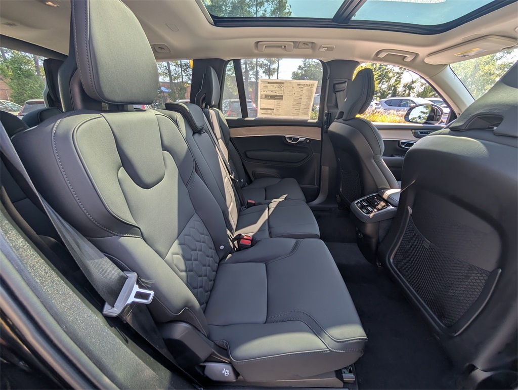 2026 Volvo XC90 AWD Plus photo 4