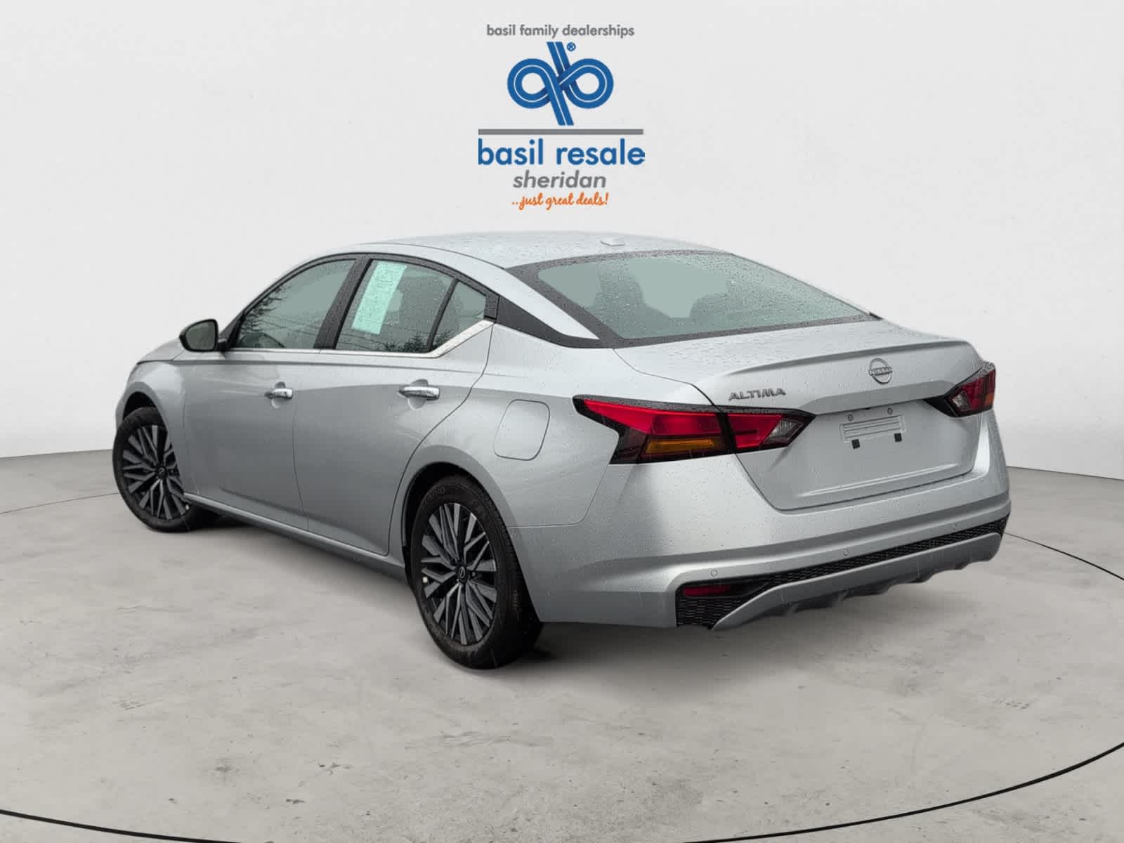 2025 Nissan Altima SV photo 2