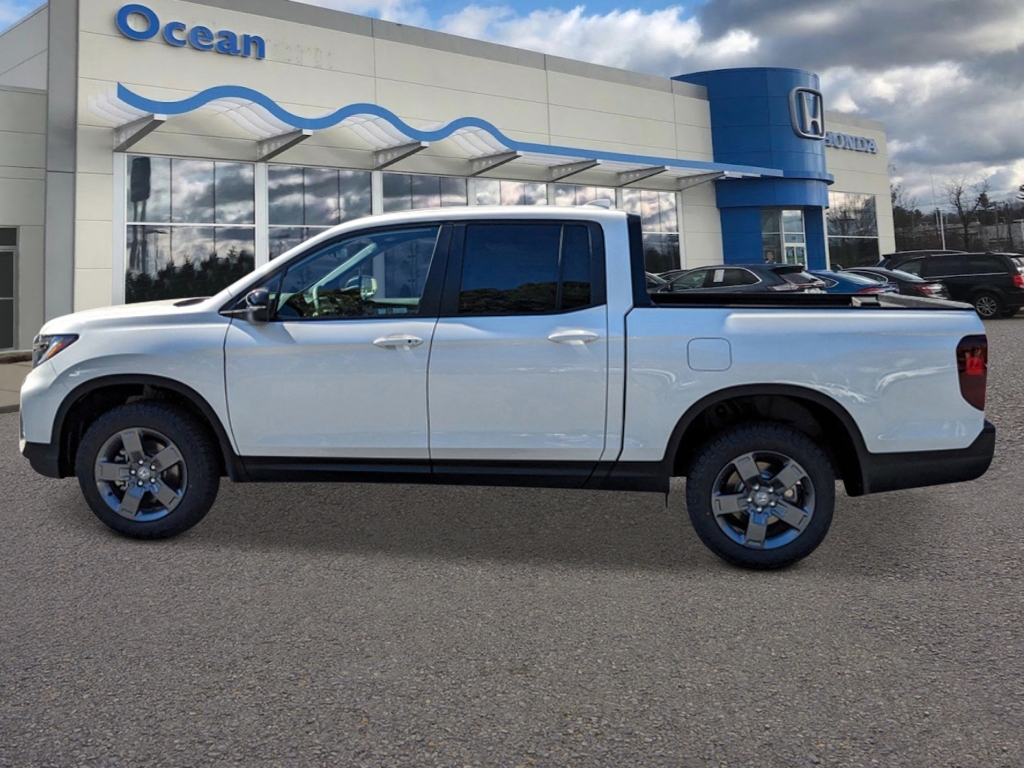2025 Honda Ridgeline TrailSport photo 2