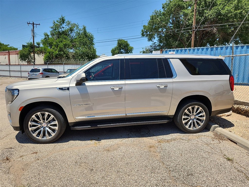 2021 Gmc Yukon XL Denali photo 2