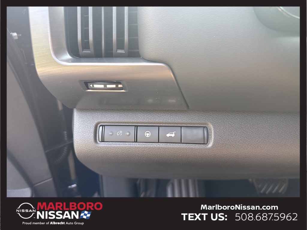 2025 Nissan Pathfinder SL photo 23