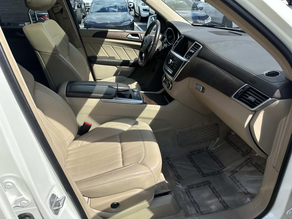 2016 Mercedes Benz GL 450 photo 21