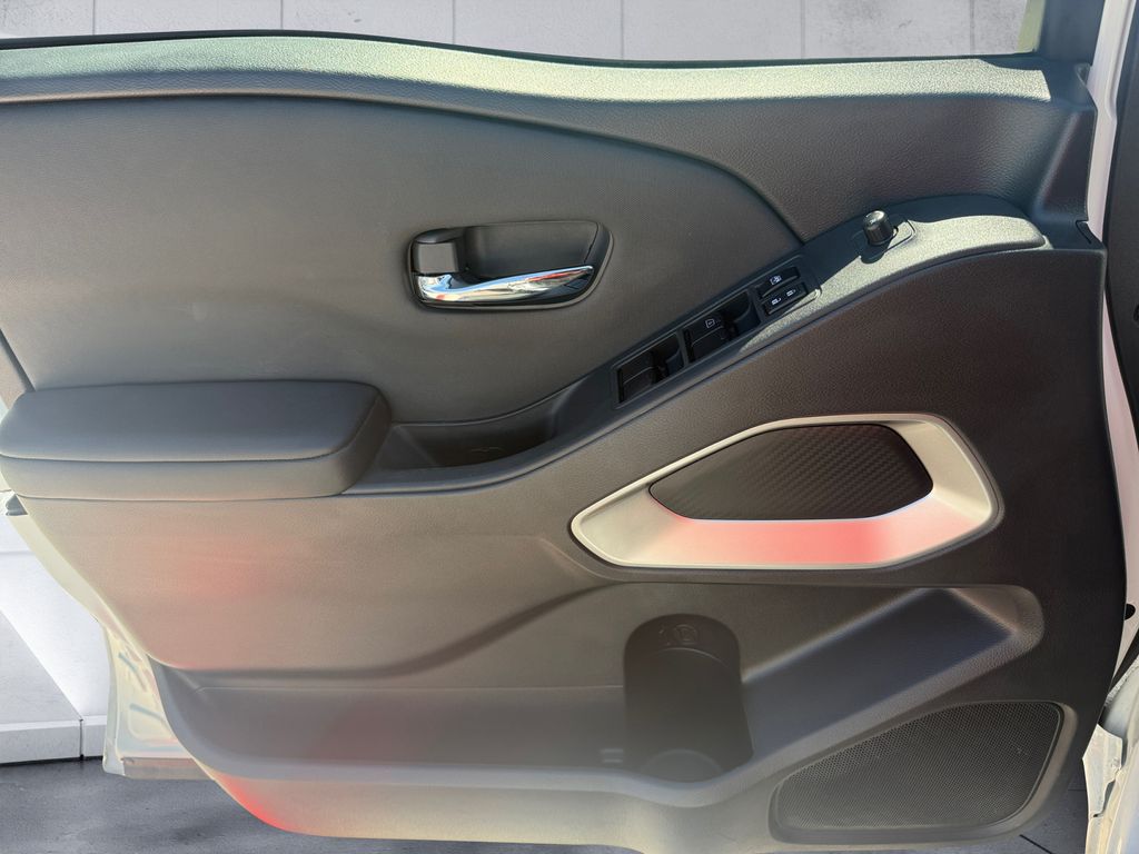 2024 Nissan Frontier SV photo 10