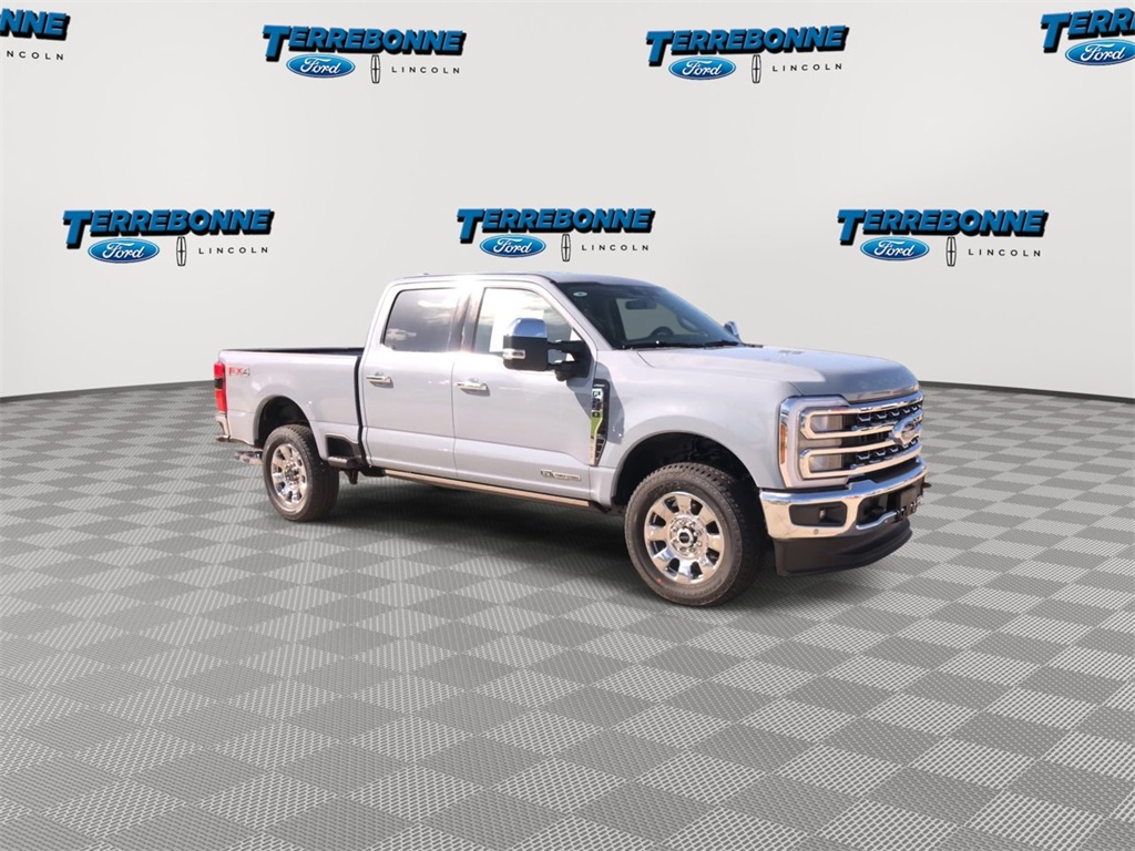 2025 Ford F-250 Lariat photo 2