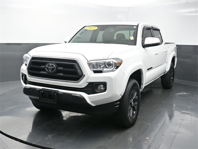 2022 Toyota Tacoma SR5's photo