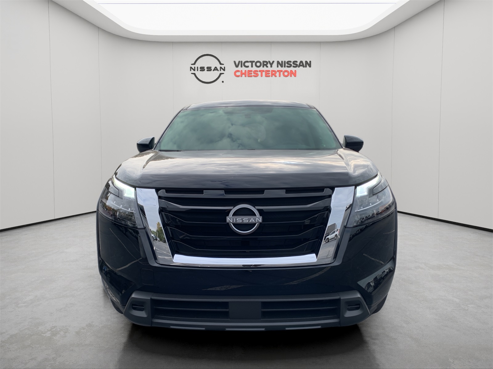 2025 Nissan Pathfinder S photo 2