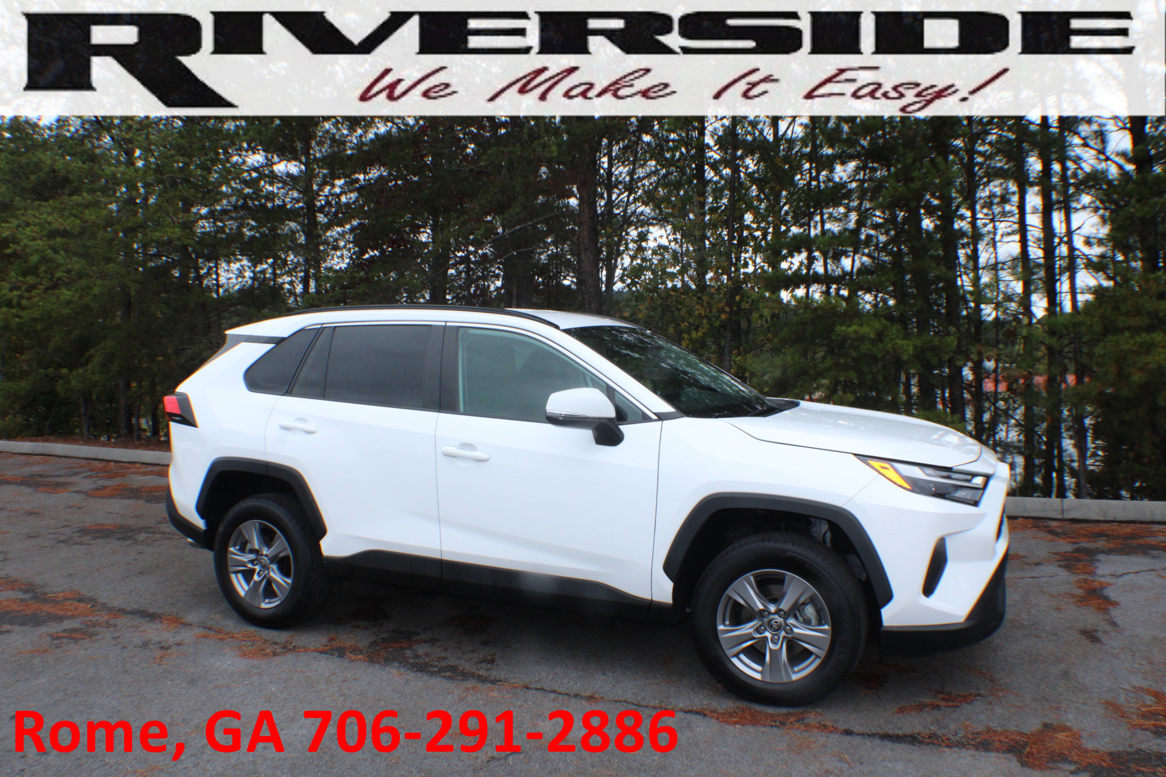 2024 Toyota RAV4 XLE's photo