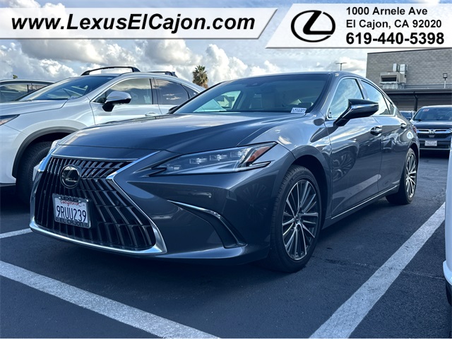 2025 Lexus ES Hybrid 300h's photo