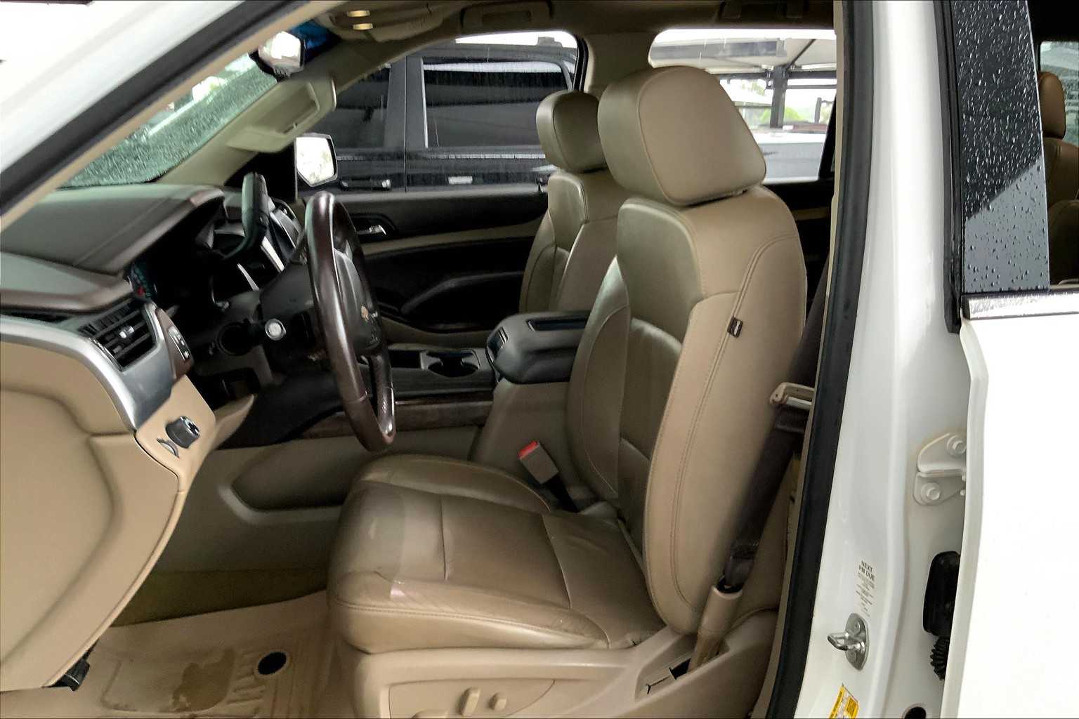 2017 Chevrolet Tahoe LT photo 7